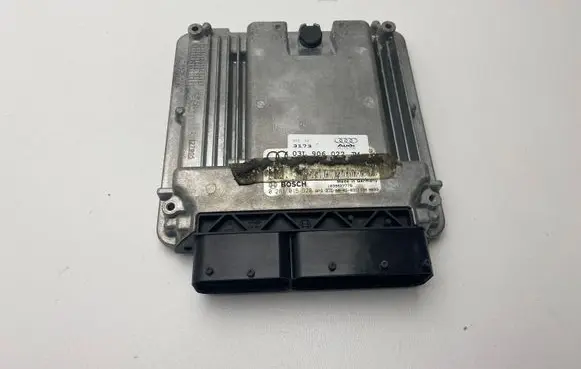 Audi A4 S4 B8 8K Engine control unit/module 03L906022JM 0281015328