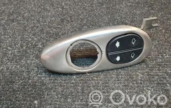Ford Fiesta Electric window control switch 42936