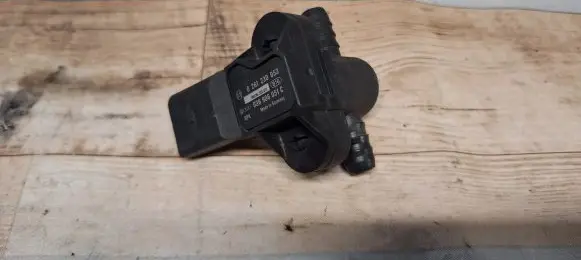 Audi Q7 4L Air pressure sensor 0261230053