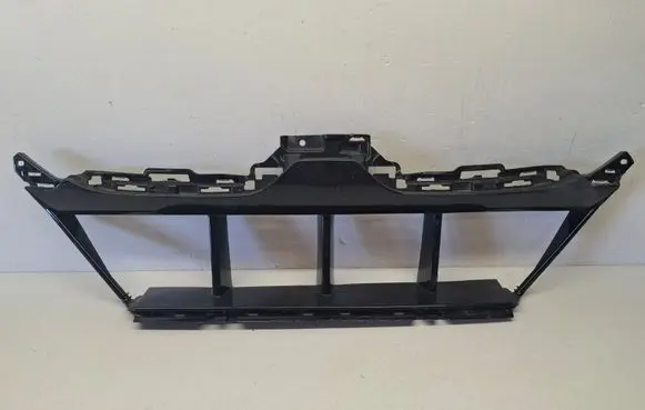 BMW 7 G70 Front bumper lower grill 8081534 51118081534