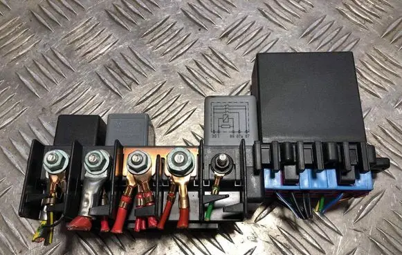 Audi A3 S3 8L Fuse box set 896083000 8L0941822A