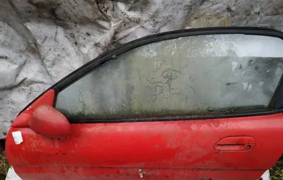Mazda MX-3 Front door raudonos