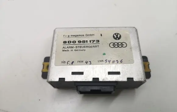 Audi A4 S4 B5 8D Alarm control unit/module 8D0951173