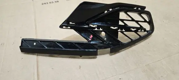Cupra Formentor Front bumper lower grill 5FF853666E