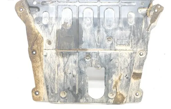 Dacia Duster II Engine splash shield/under tray 758900175R