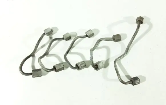 Fuel injector supply line/pipe