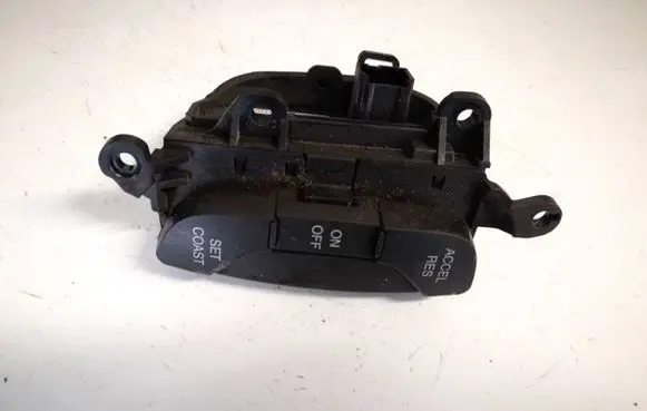 Steering wheel buttons/switches