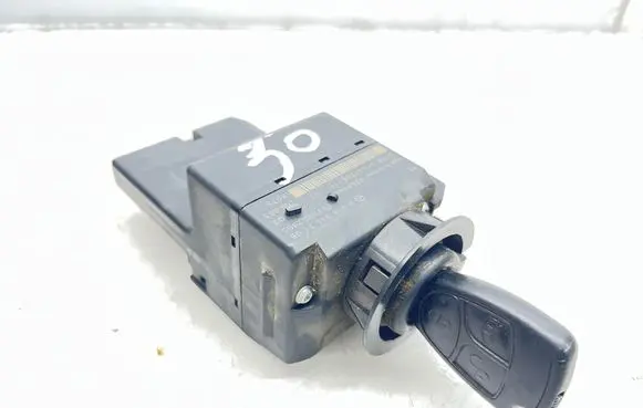 Mercedes-Benz Vito Viano W639 Ignition lock A6395452108