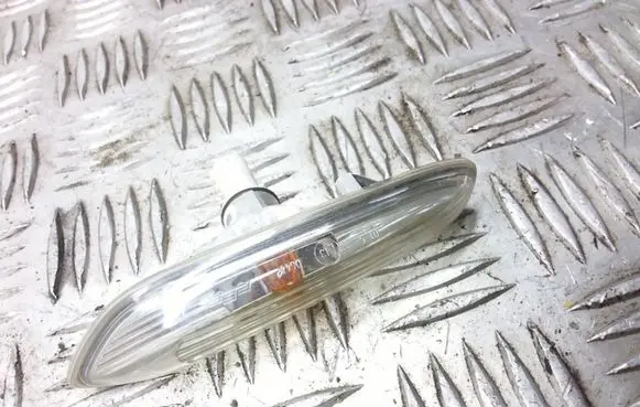 BMW 5 E60 E61 Front fender indicator light 7165742