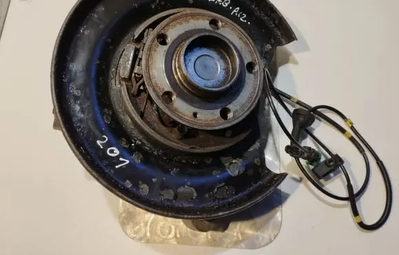 Volvo V70 Rear wheel hub spindle/knuckle 9200624 801843