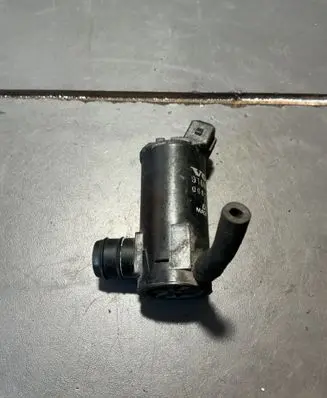 Volvo V70 Windscreen/windshield washer pump 9169611 0602103950