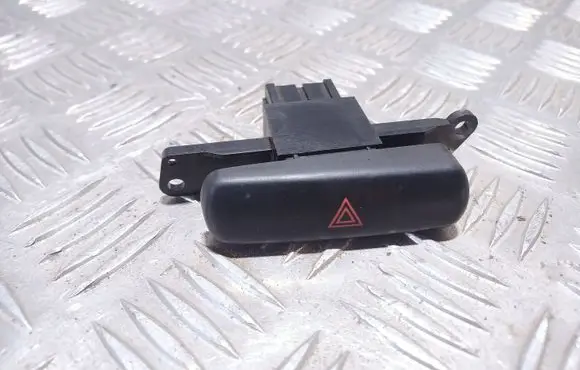 Mitsubishi Carisma Hazard light switch MRII4083