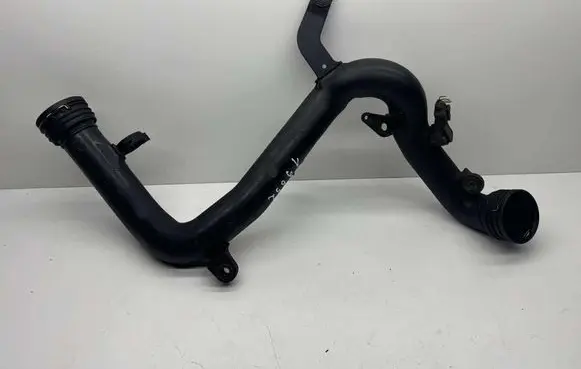 Volkswagen PASSAT B6 Intercooler hose/pipe 1K0145762