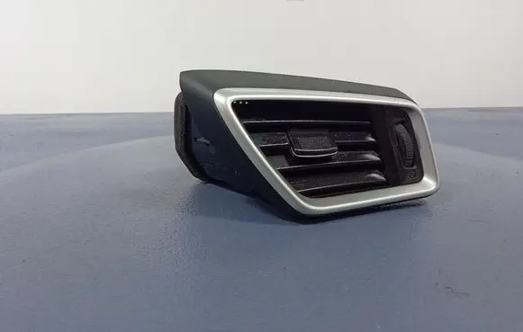 Nissan Qashqai Dashboard side air vent grill/cover trim 687604EA0A