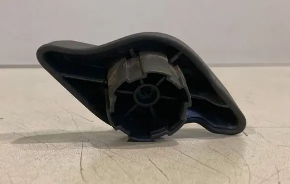 Volvo S60 Engine bonnet (hood) release handle 31299472