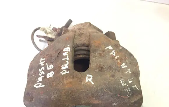 Volkswagen PASSAT B5 Front brake caliper
