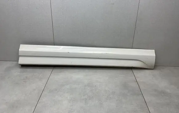 Audi Q3 8U Front door trim (molding) 8U0853960D