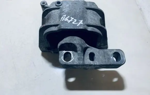 Volkswagen Golf V Engine mount bracket 1k0199262al
