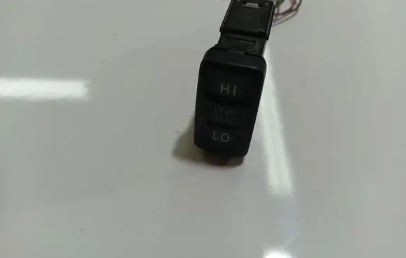 Toyota Avensis Verso Seat heating switch 191333