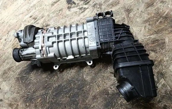 Volkswagen Golf VI Supercharger 325484 03C276
