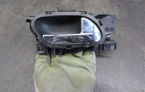 Peugeot 5008 Rear door interior handle 9683446577