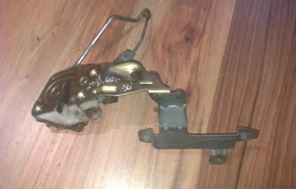 Mitsubishi Space Wagon Front door lock