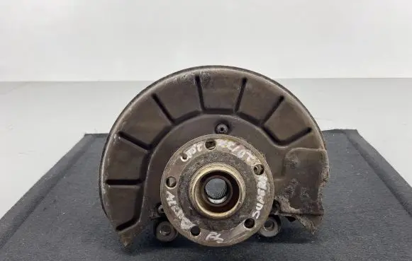 Skoda Superb B6 (3T) Front wheel hub spindle knuckle
