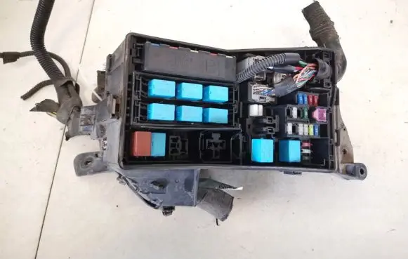 Lexus IS 220D-250-350 Fuse box set 8921153020 89211-53020