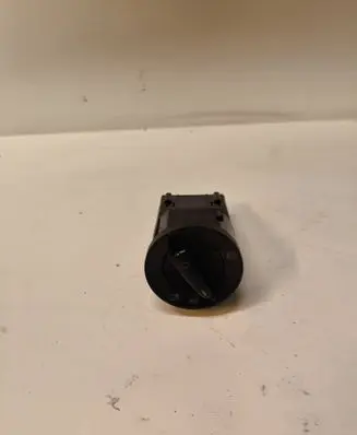 Volkswagen Golf IV Light switch 5005