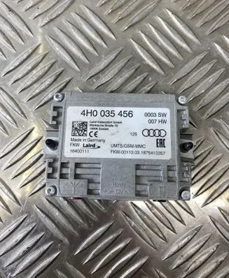Volkswagen Touran III Aerial antenna amplifier 4H0035456