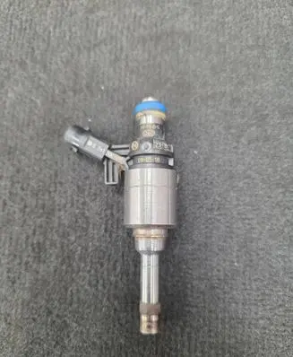 Audi A4 S4 B8 8K Fuel injector 06H906036G 06H906036P 06H906036S