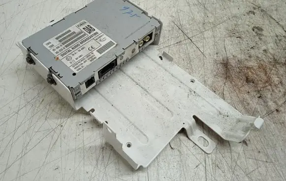 Antenna control unit