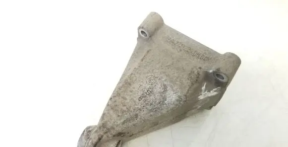Mercedes-Benz E W211 Engine mounting bracket A2712230804
