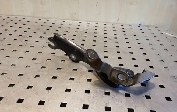 Engine bonnet/hood hinges