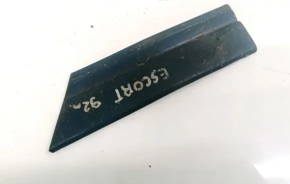 Ford Escort Fender trim (molding)