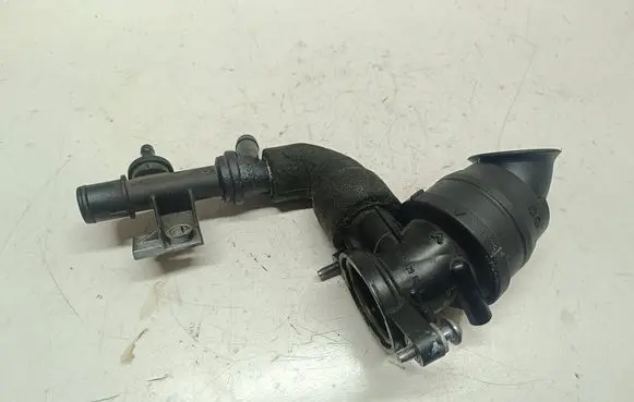 Volkswagen Tiguan Air intake hose/pipe 03C129656L