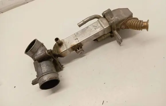 Volvo V70 EGR valve cooler 30637142 B5147 53416
