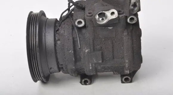 KIA Carens I Air conditioning (A/C) compressor (pump) 