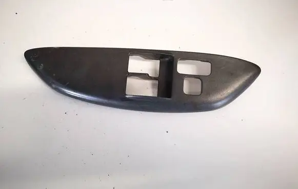 Toyota Yaris Front door window switch trim 