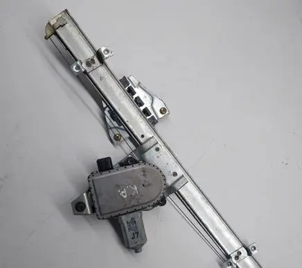 Mitsubishi Pajero Front door window regulator with motor MN117079