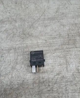 Mercedes-Benz Vaneo W414 Other relay 0025421119 A1001X42 014941A