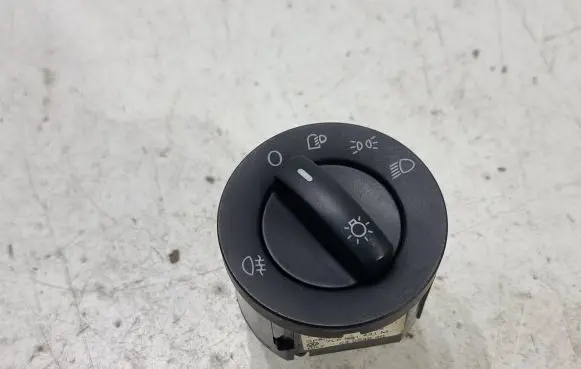 Volkswagen Touareg II Light switch 7L6941431M