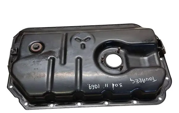 Volkswagen Touareg II Oil sump 06E103600C