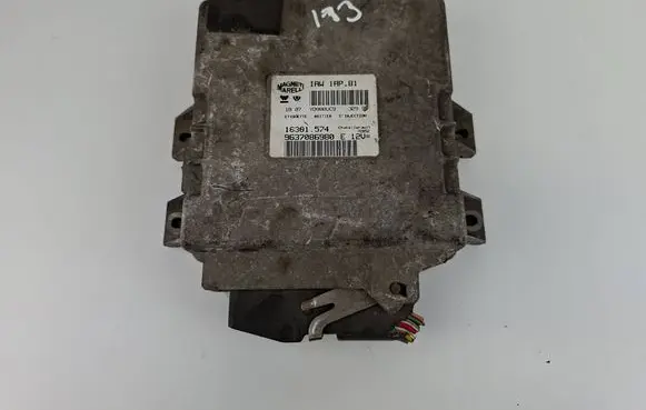 Peugeot 206 Engine control unit/module 9637086980 16301574