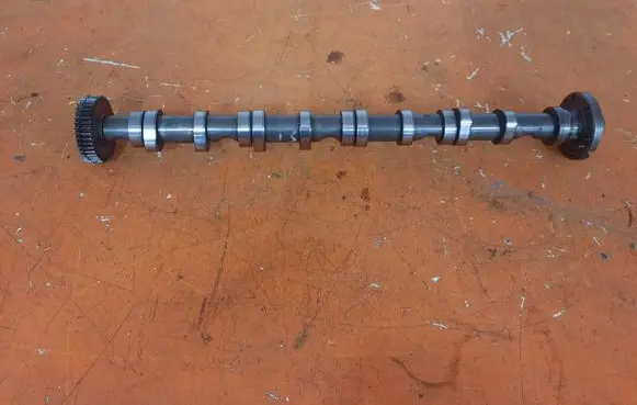 Audi Q7 4L Camshaft 057109021