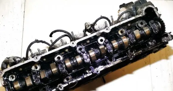 Opel Omega B1 Engine head 224425008