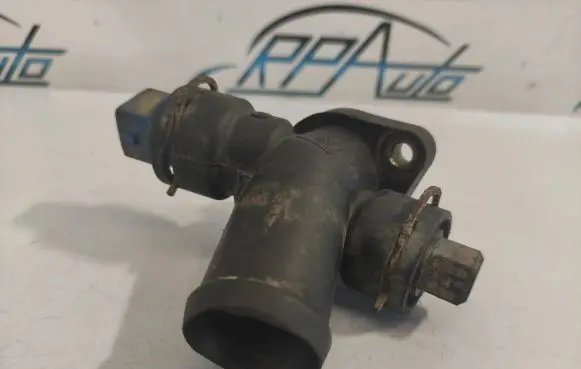 Volkswagen Transporter - Caravelle T4 Engine coolant pipe/hose 074121132