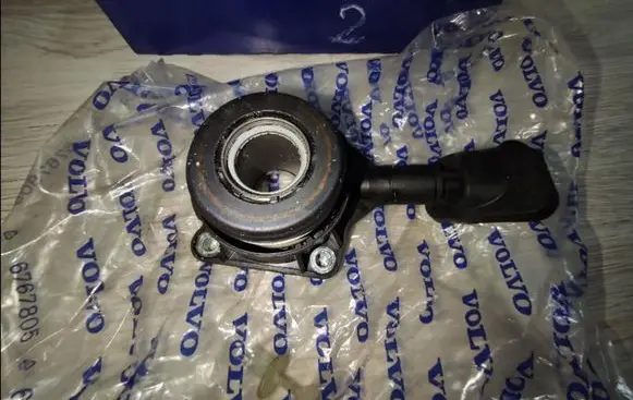 Volvo S60 Clutch slave cylinder 31367314