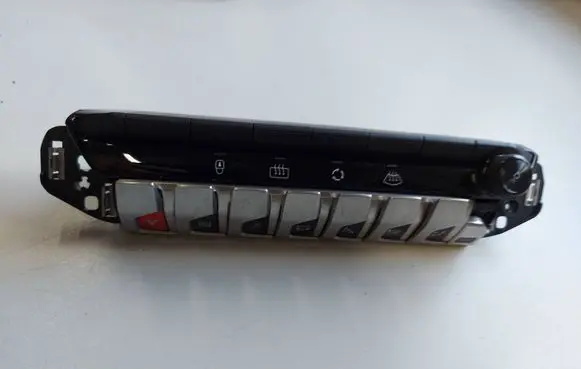 Multifunctional control switch/knob