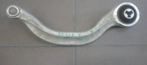 Front lower control arm/wishbone